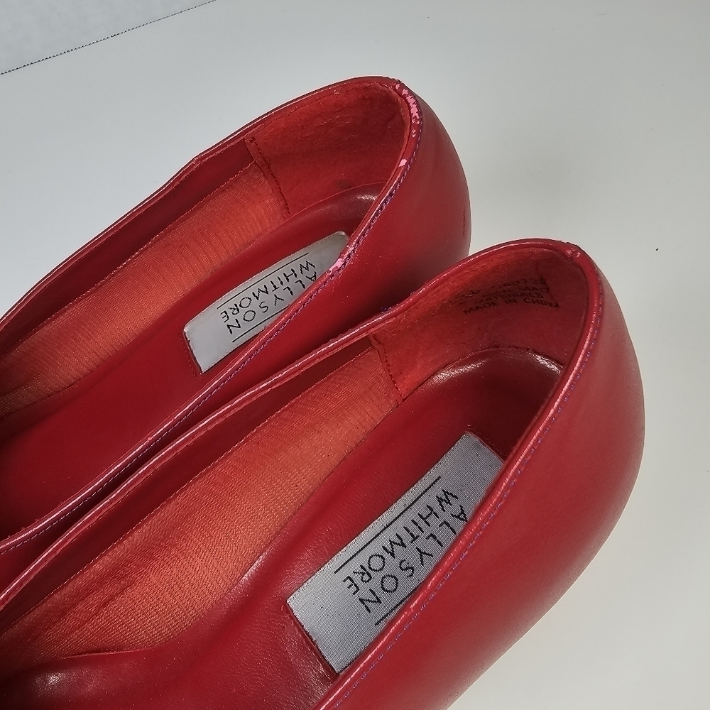 Vintage Allyson Whitmore Red Pumps with Purple Hat Design - Picture 8 of 10